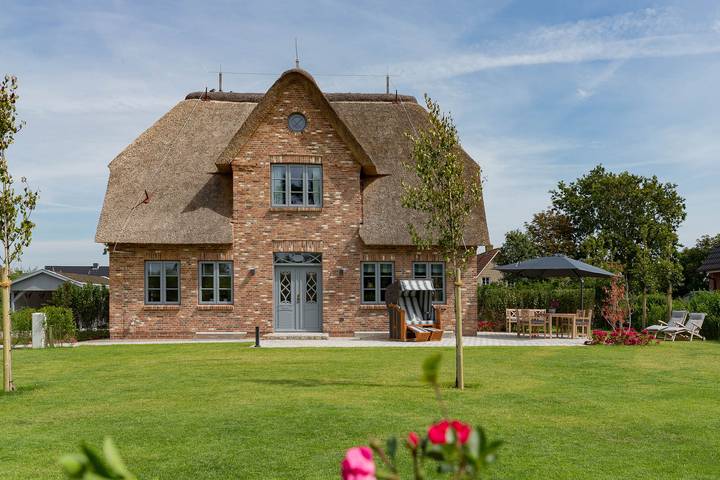 Ferienhaus für 6 Personen, mit Sauna und Terrasse sowie Garten in Utersum