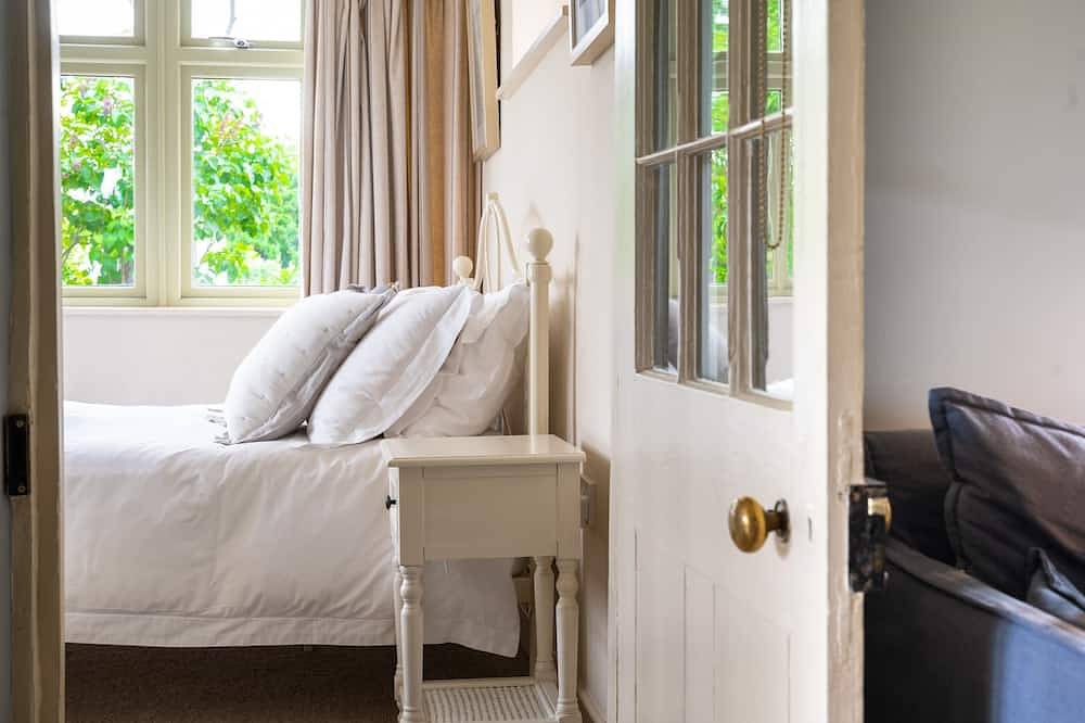 Eastgate Cottage and Hideaway, Salthouse, Norfolk in Salthouse, Norfolk Coast