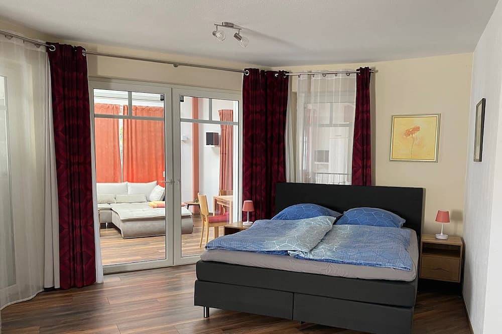 Ganze Wohnung, Moderne Ferienwohnung mit Kamin u. Garten, Eg, 100qm, Nähe Weser u. Golfplatz in Achim, Landkreis Verden