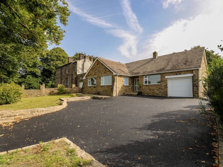 Holiday rental for 6 people, with Hot tub and Garden in Barnsley
