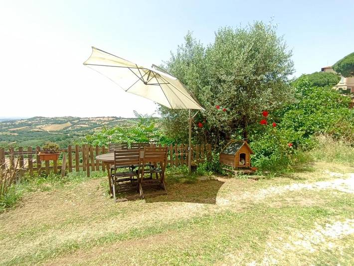Appartamento per 4 persone, con panorama e giardino in Manciano
