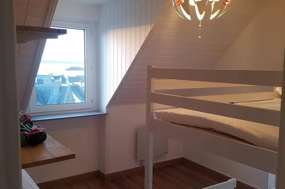 Apartamento entero, Apartamento con impresionantes vistas al mar a 50 metros de la playa in Carantec, Ceinture Dorée