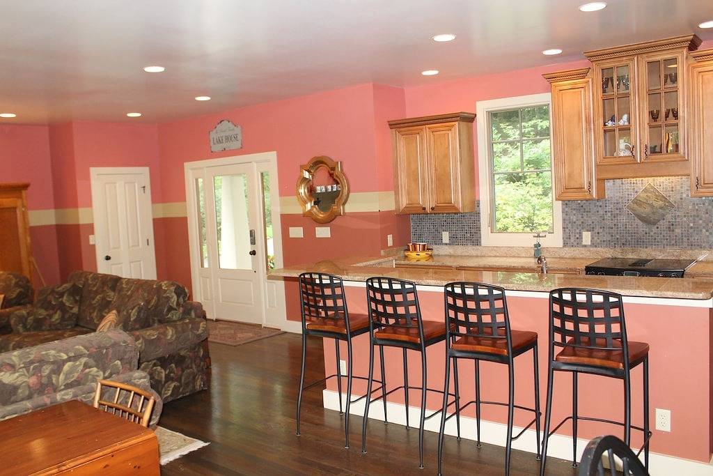 Privates Haus am Seeufer am Lake Toxaway im Westen von North Carolina! in Lake Toxaway