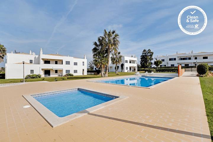 Casa de férias para 2 pessoas, com Terraço e Jardim e ainda Piscina em Pêra