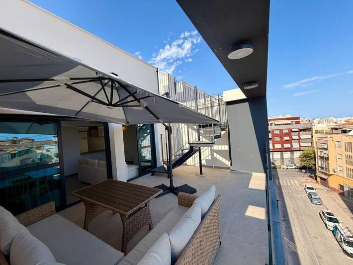 Apartamento de vacaciones para 5 personas, con jardín además de piscina y vistas - 1