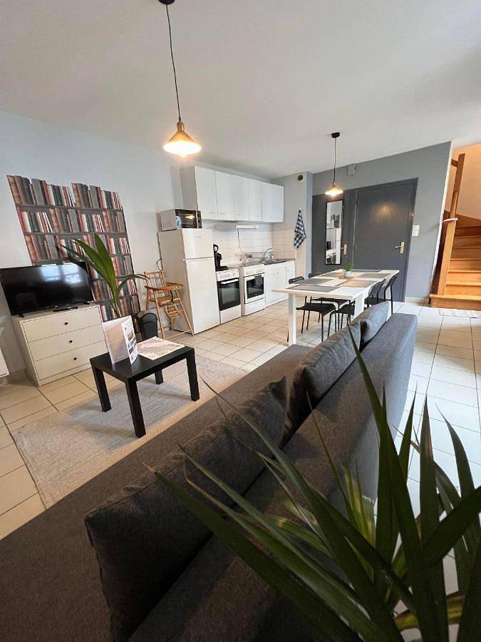 Appartement entier, Two-Bedroom Apartment in Carhaix-Plouguer, Région de Châteaulin