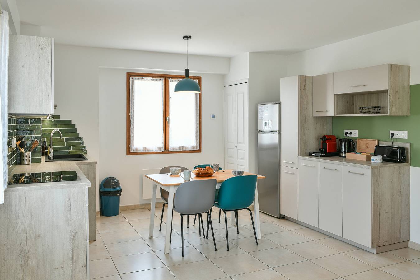 Entire apartment, Apartment 'Le Relai Des Gayots' with Mountain View, Terrace and Wi-Fi in Châteauneuf (Savoie), Chambéry region