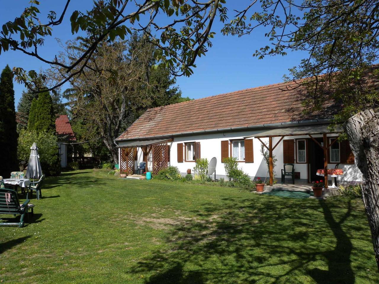Ganze Ferienwohnung, Ferienwohnung mit Garten in Balatonbereny, Plattensee Südufer