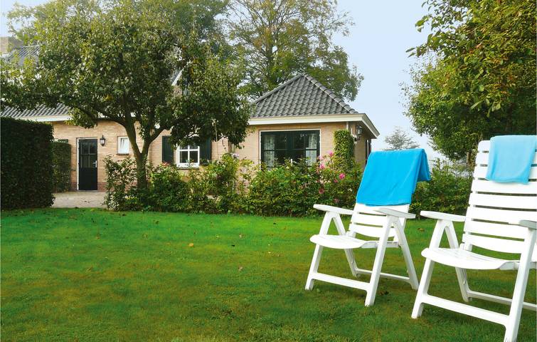 Holiday home for 4 people with terrace in Loon op Zand, North Brabant