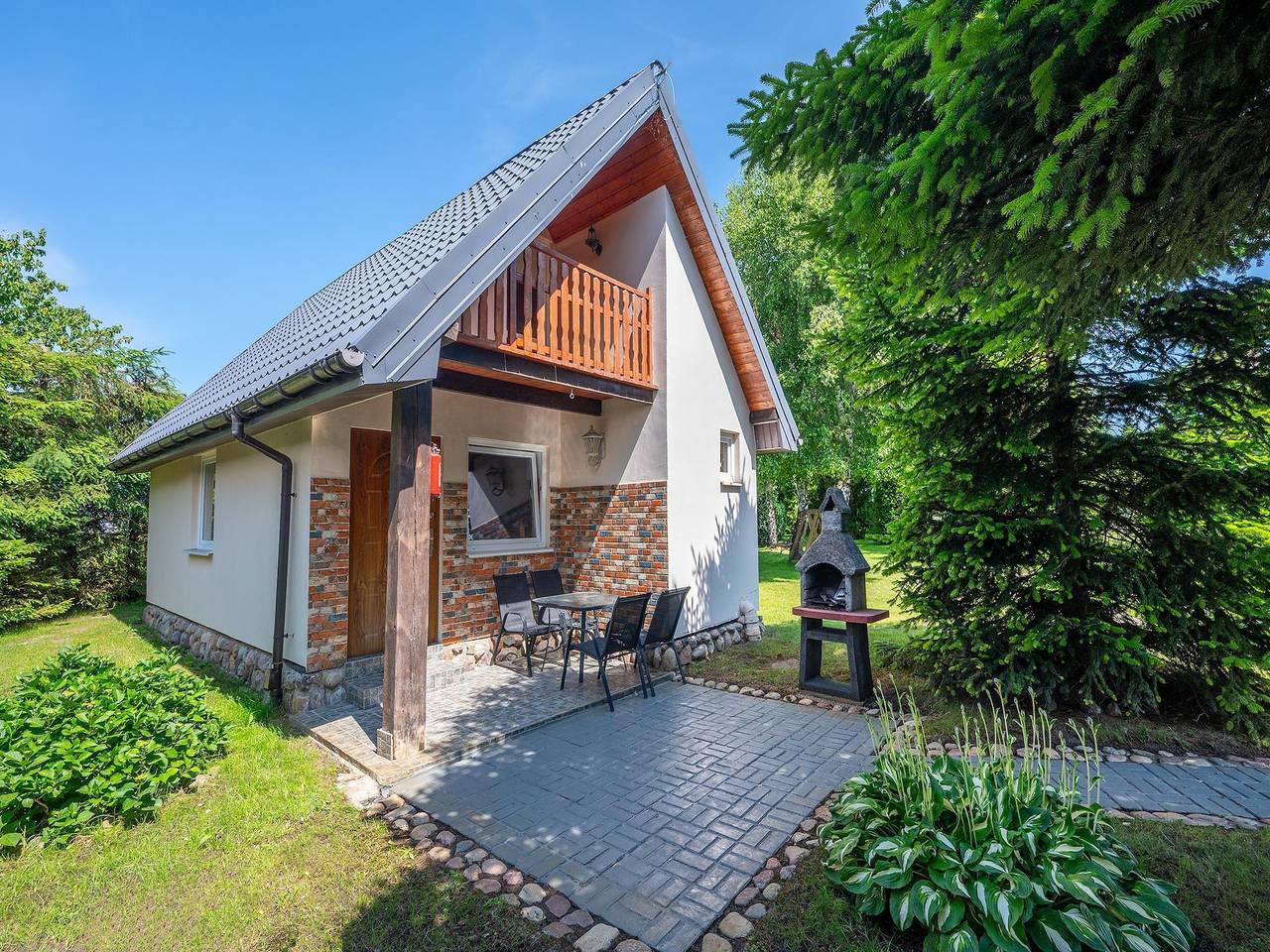 Geräumige und komfortable Ferienhäuser mit Pool in Powiat Sławieński