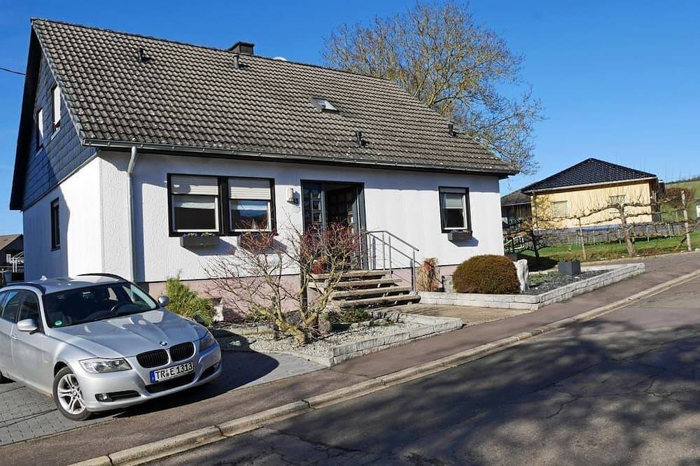 Ganze Wohnung, Ferienwohnung Eva Hauser - Ferienwohnung in Serrig, Landkreis Trier-Saarburg