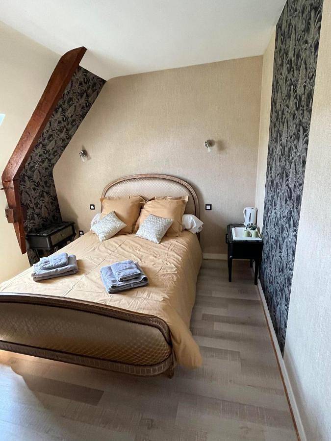 Twin Room with Garden View in Pleudihen-sur-Rance, Région de Dinan