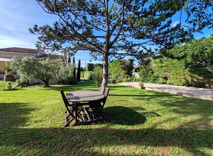 Gîte pour 5 personnes, avec jacuzzi et jardin ainsi que terrasse et piscine à Châteaurenard - 3