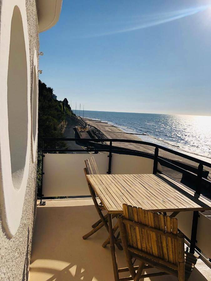 Double Room with Sea View in Villerville, Région de Lisieux