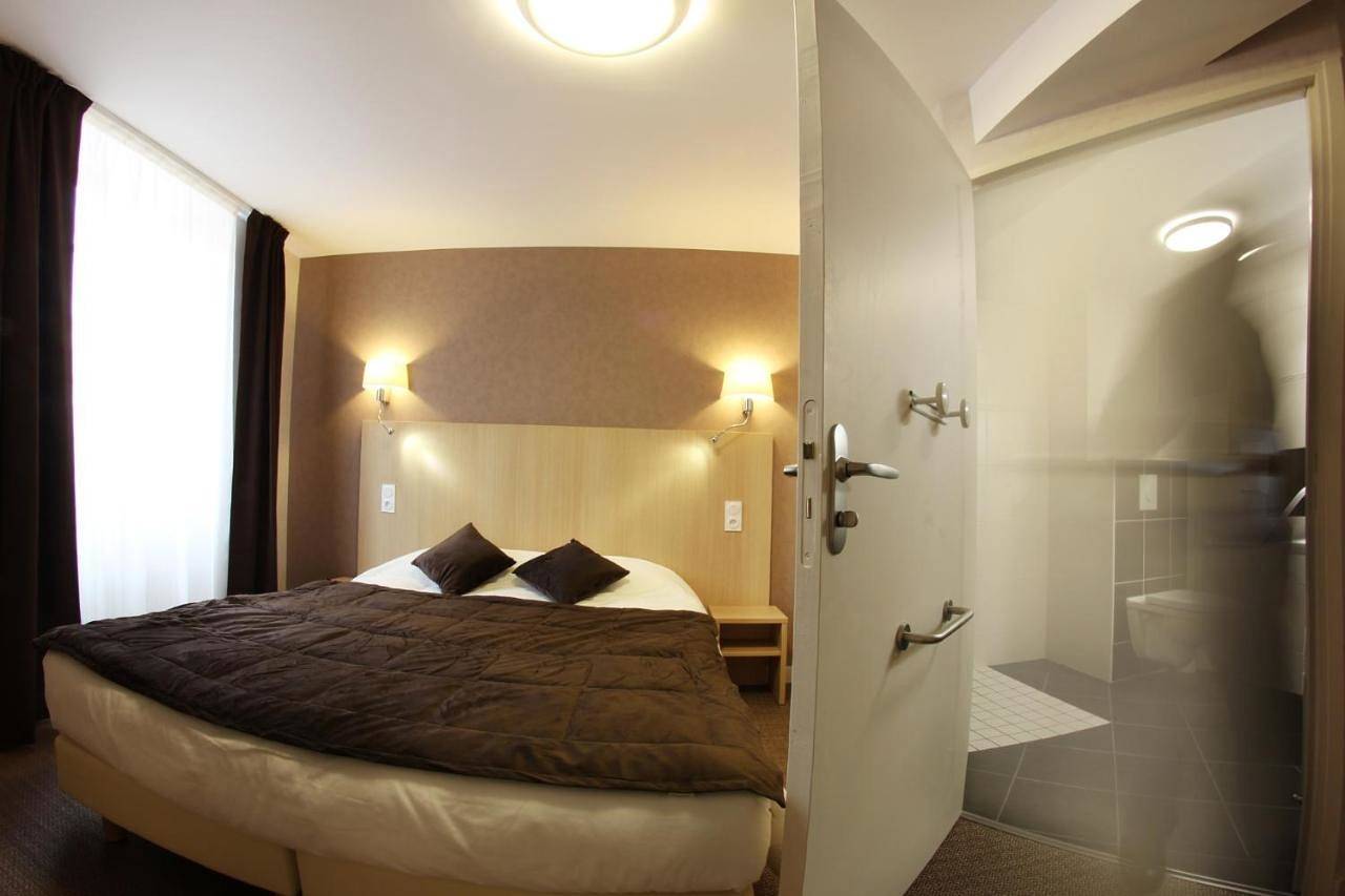 Twin Room in Sauxillanges, Parc Naturel Régional Livradois-Forez