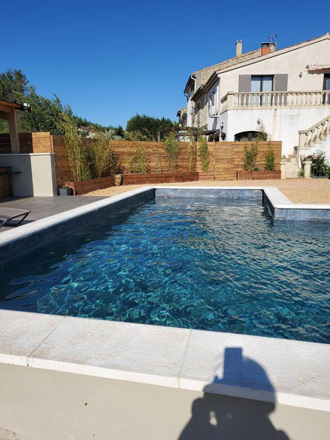 Gîte pour 10 personnes, avec piscine et jardin à Boulbon - 2
