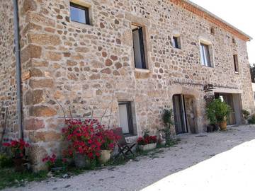 Chambre d’hôte pour 2 personnes, avec jardin et vue sur le lac en Haute-Loire