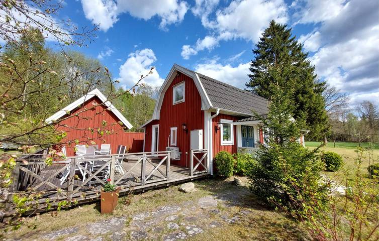 Ferienhaus für 5 Personen, mit Terrasse und Garten sowie Ausblick und Seeblick in Hylte