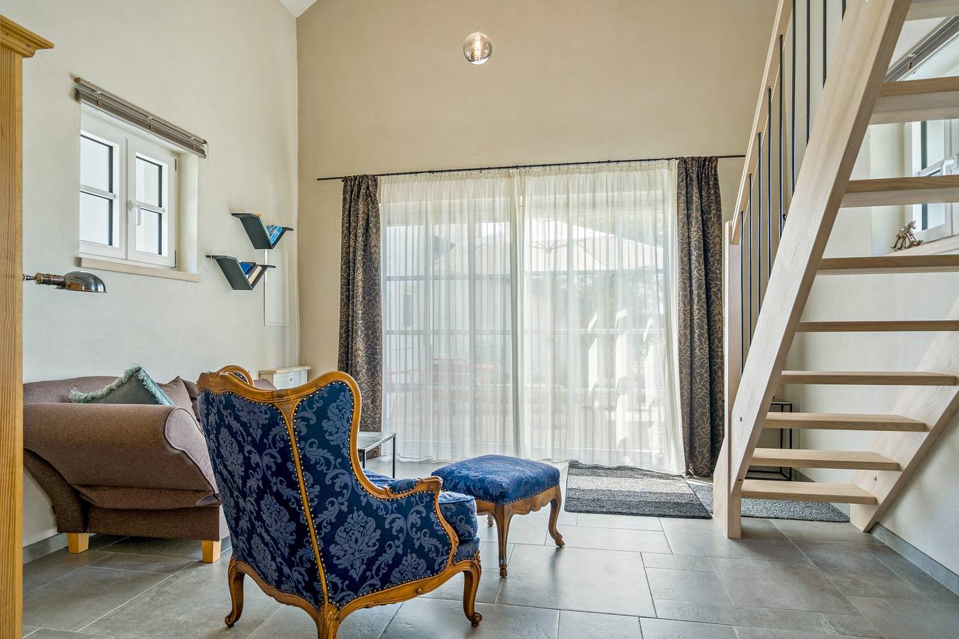 Ferienhaus „Häuschen Blaues Pferd“ mit privater Terrasse, Garten und Wlan in Wallerfing, Ostbayern