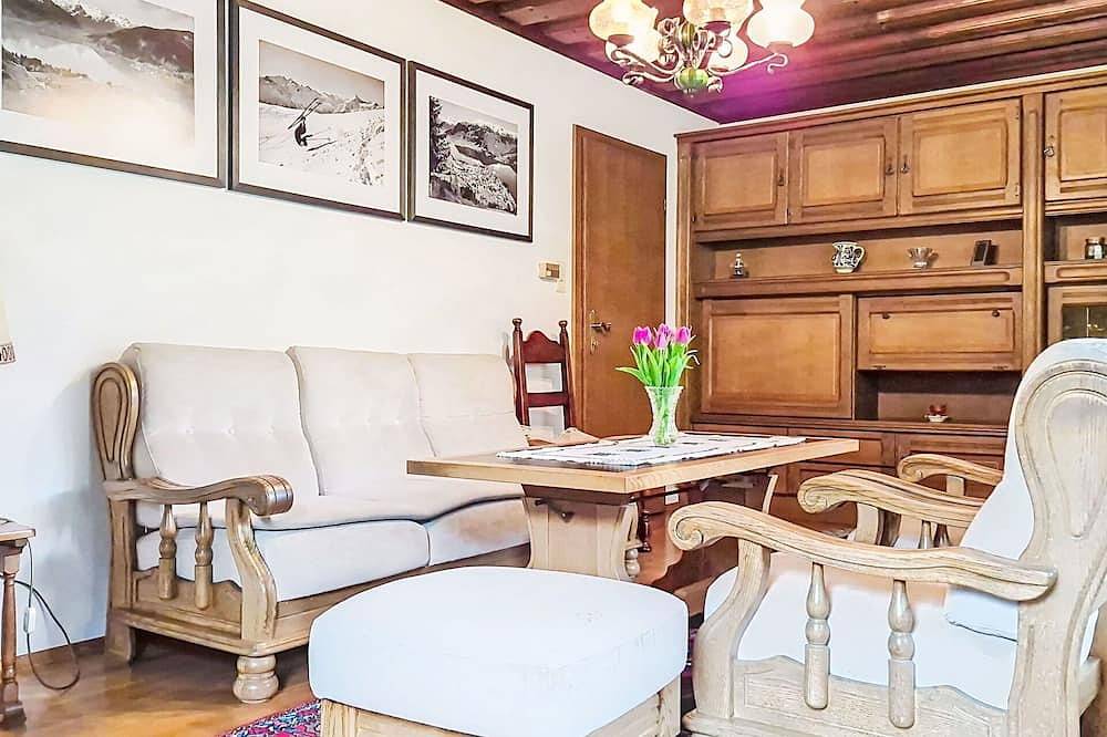 Schönes alleinstehendes Ferienhaus für 5 Leute mit  W-Lan, Tv und Haustiere erlaubt in Zell am See (Stadt), Zell am See