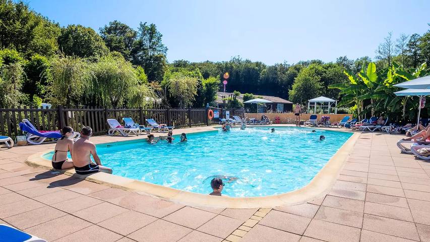 Mobil home pour 4 personnes, avec piscine et terrasse à Tamniès - 2
