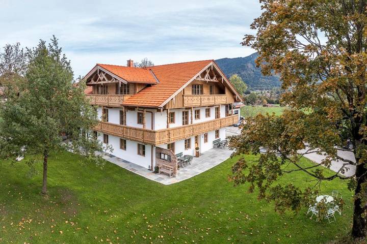 Ferienwohnung für 4 Personen, mit Balkon und Terrasse sowie Sauna und Ausblick
