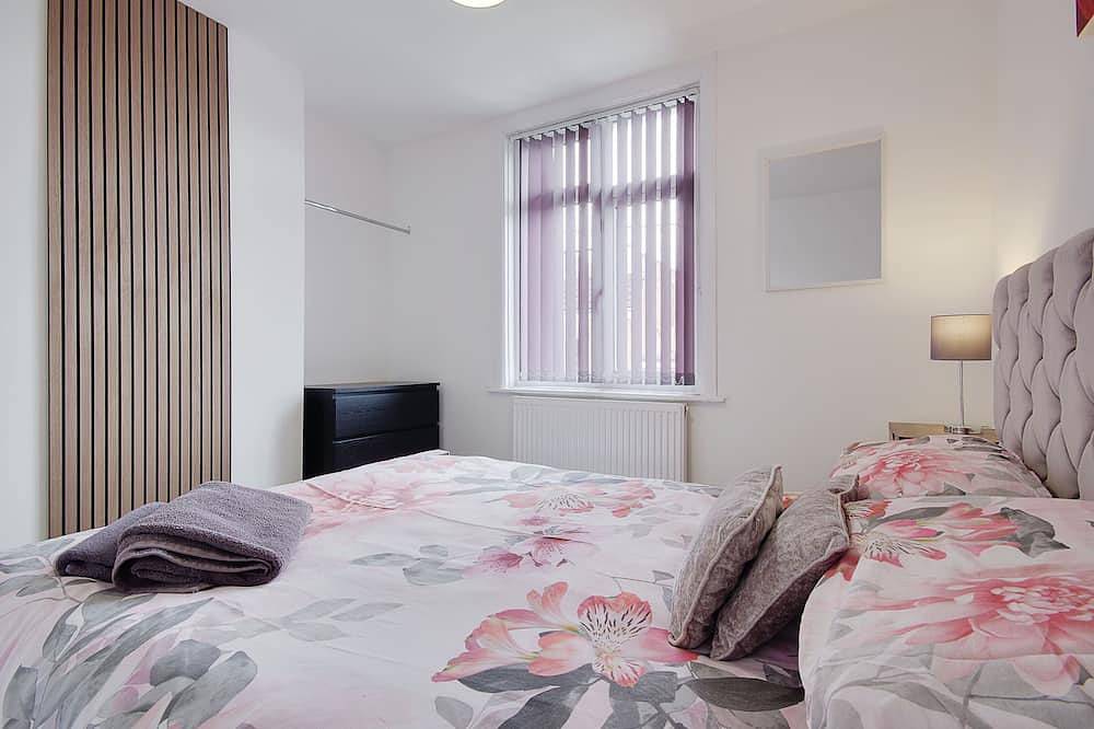 Ganze Wohnung, Apartment-Eigenes Badezimmer-683 Wimborne Road in Bournemouth, Südwestengland