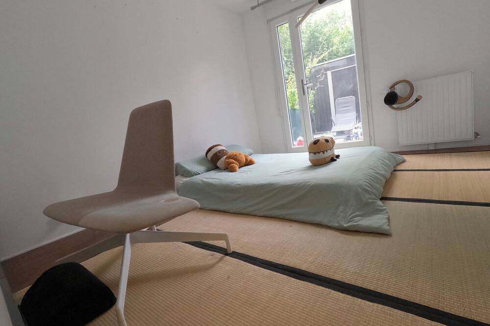 Entire apartment, Private room - Garden & terrace in Noisy-le-Sec, Seine-Saint-Denis