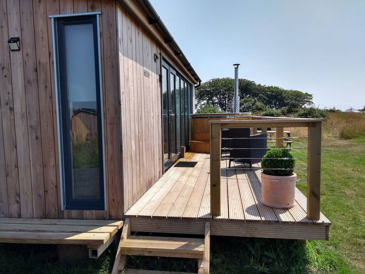 Cleeves Cabins, Arran Luxury Lodge with hot tub in Ayrshire