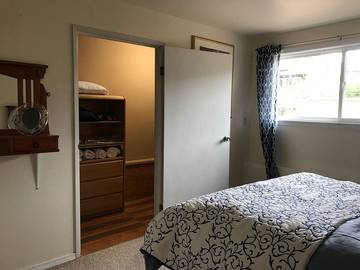 Vacation Home for 2 Guests in Kirkland, Puget Sound, Picture 1
