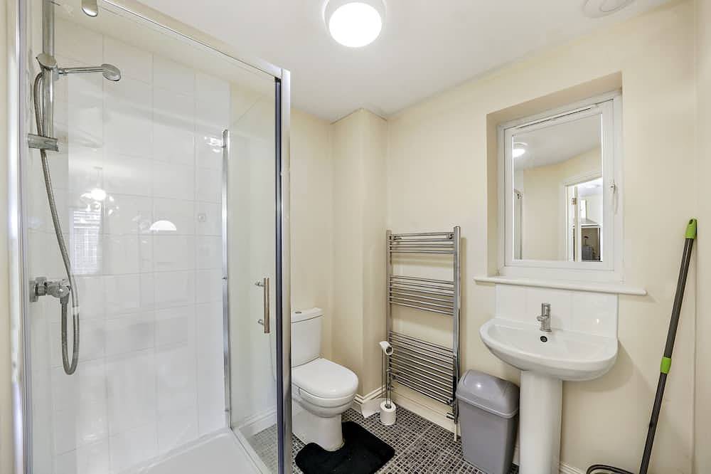 Entire apartment, Lt Properties Lovely Studio Apartment in Luton, Chiltern Hills