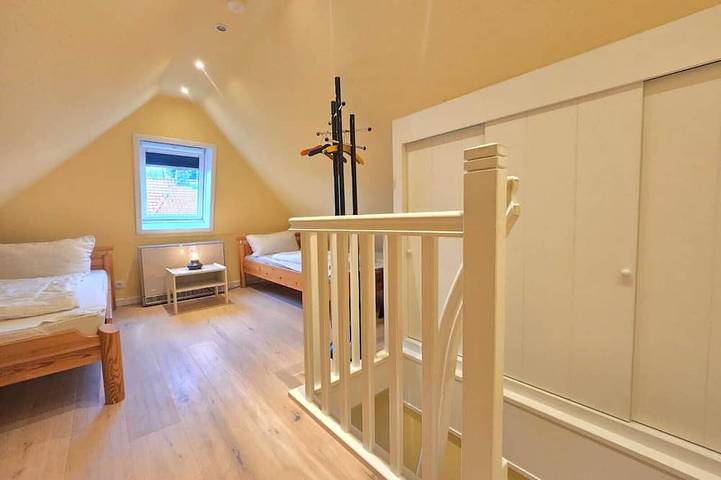 Ganze Wohnung, Ferienhaus am Dorfteich 16a Og – Ferienwohnung in Wenningstedt auf Sylt mit Düne in Wenningstedt, Sylt