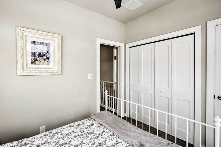 Location de vacances pour 6 personnes, avec piscine ainsi que balcon et jacuzzi à Granby - 2