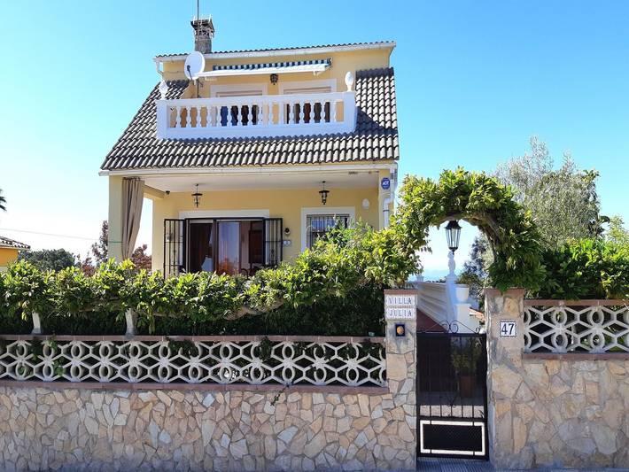 Villa for 8 people, with terrace and pool as well as garden, child-friendly in Lloret de Mar