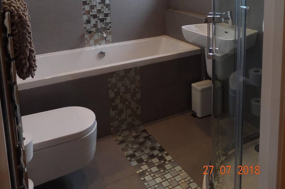 Modern house - 5 minute stroll to Padstow Harbour in Padstow, Cornwall