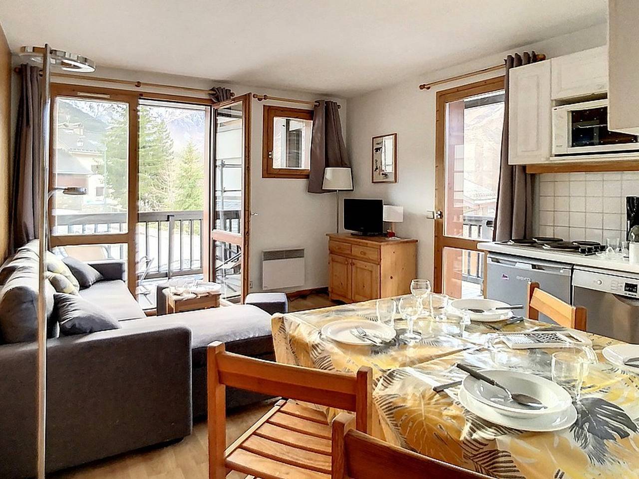 Ganze Wohnung, Helles Apartment · 4 Pers · Balkon · Parkplatz in Saint-Martin-de-Belleville, Vanoise-Massiv