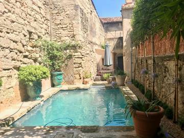Gîte pour 4 personnes, avec jardin, adapté aux familles à Uzès