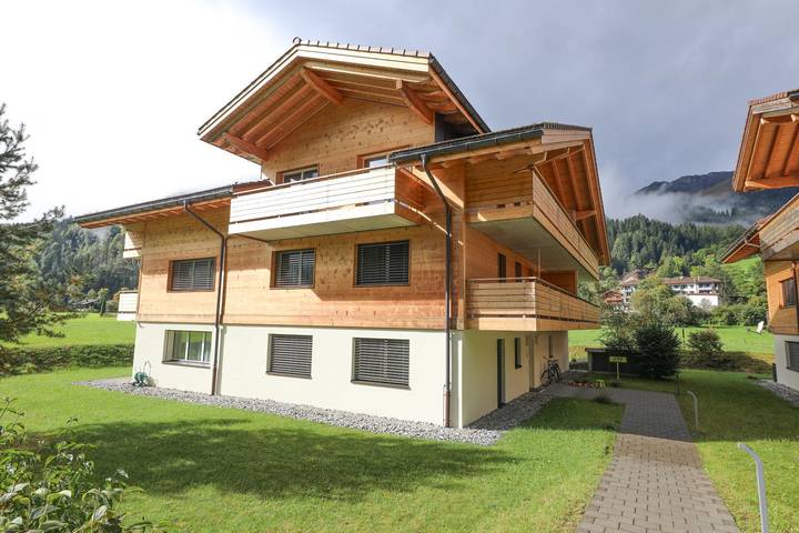 Ganze Ferienwohnung, Ferienwohnung für 4 Personen mit Balkon in Lenk im Simmental, Lenk
