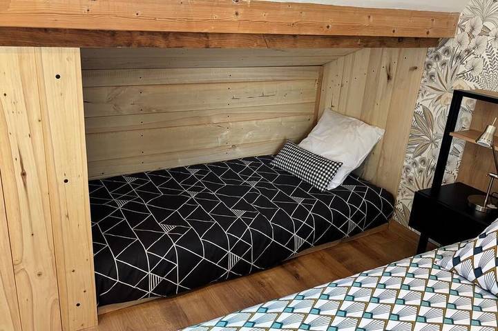 Charming gite with spa in the heart of the Périgord Noir. Ideal for families. in Campagne, Périgord Noir