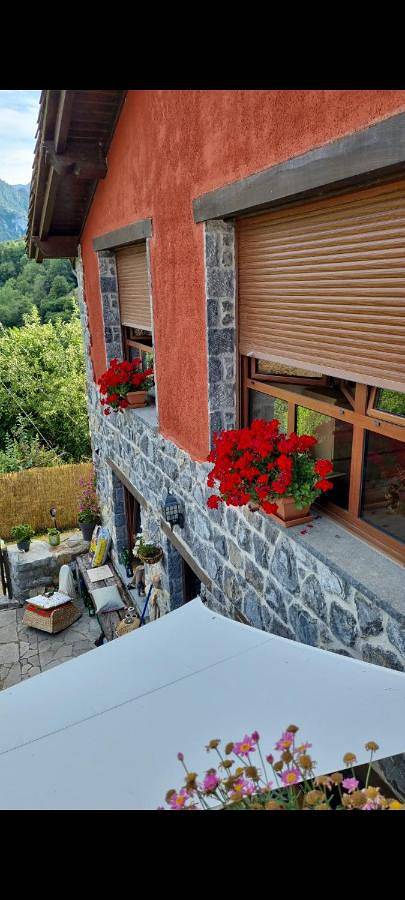 Casa rural para 6 personas, con jardín y vistas en Parque Natural de Redes - 3