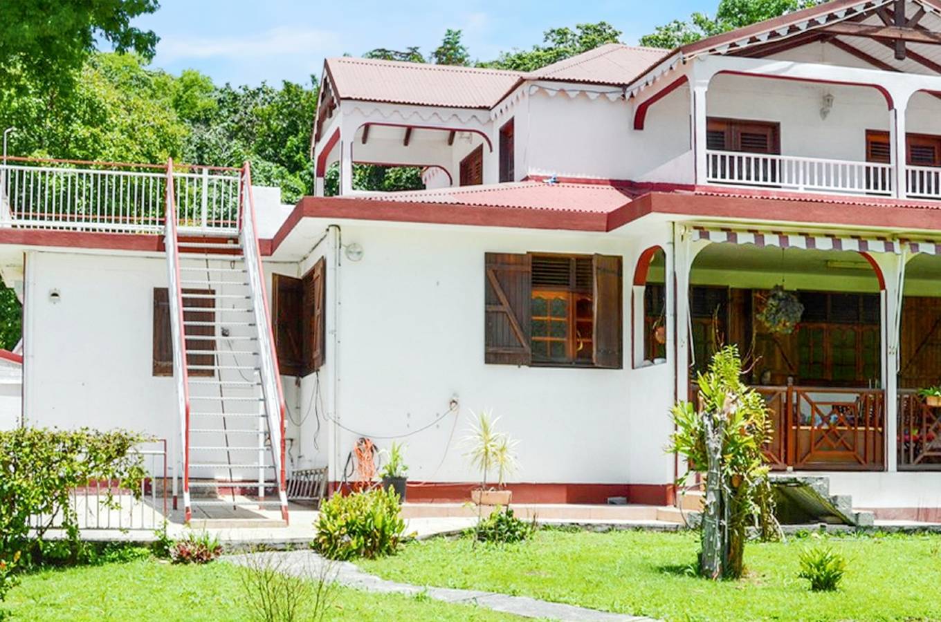 Entire apartment, Spacious apartment with pool in Deshaies 200 m² - Private garden in Deshaies, Guadeloupe (Caribbean)