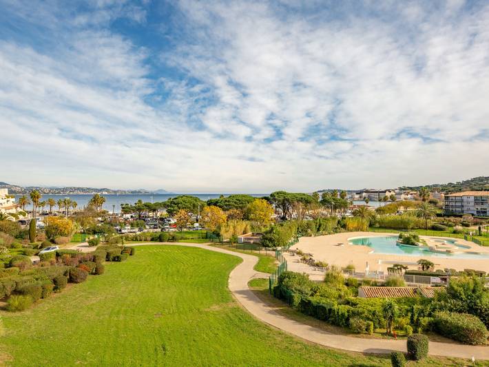 Gîte pour 4 personnes, avec jardin ainsi que terrasse et bassin pour enfant à Gassin
