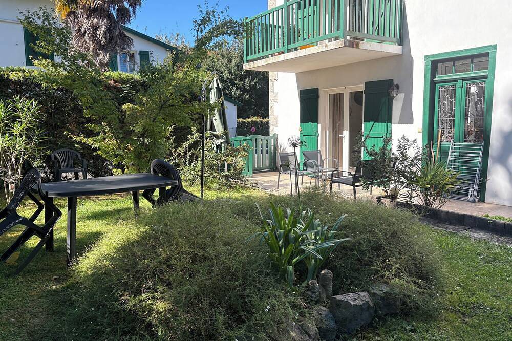 Ganze Wohnung, F3 apartment near the center with private garden in Cambo-les-Bains, Bayonne und Umgebung