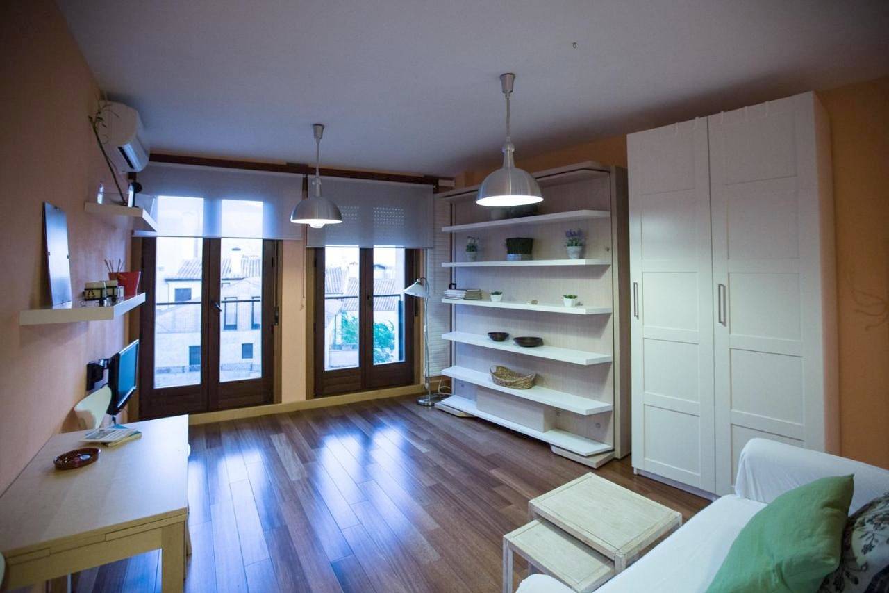 Entire apartment, Two-Bedroom Apartment with Terrace and Indoor pool- Calle Gibraltar 18 in Centro (Salamanca), Salamanca