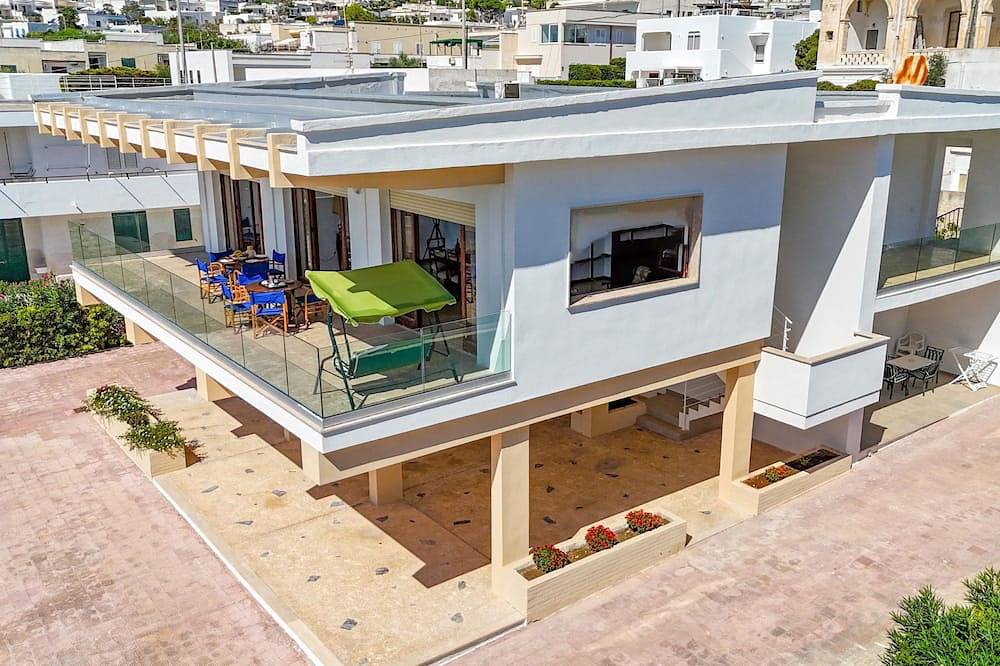 Giulia Apartment 1 on Seaside, Santa Cesarea Terme, Italy in Santa Cesarea Terme, Provincia de Lecce