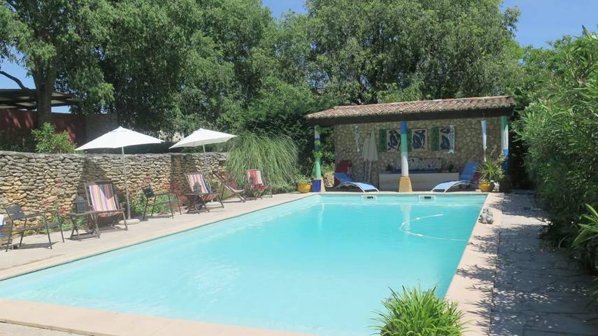 Location de vacances pour 3 personnes, avec piscine ainsi que jacuzzi et jardin dans Le Gardon A Collias Collias - 2