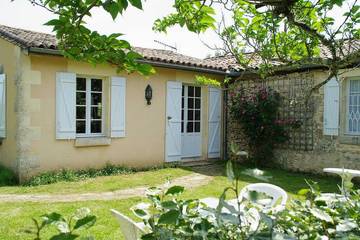 Gîte pour 4 personnes, avec jardin, animaux acceptés à Saint-Aubin-de-Branne