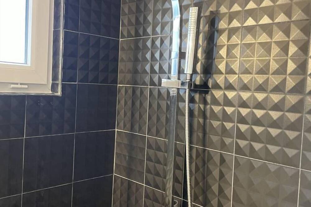 Entire apartment, Villa Gaby~ 2 Pers ~ Hypercentre in Pau, Béarn