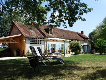 Chambre d’hôte pour 4 personnes, avec jardin ainsi que piscine et vue à Herry