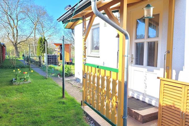 Ferienwohnung für 4 Personen, mit Terrasse und Sauna sowie Garten in Stralsund